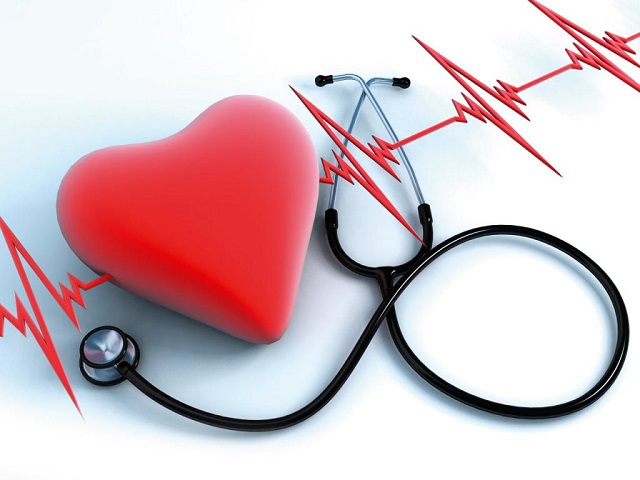 Тонометр и кардиограмма