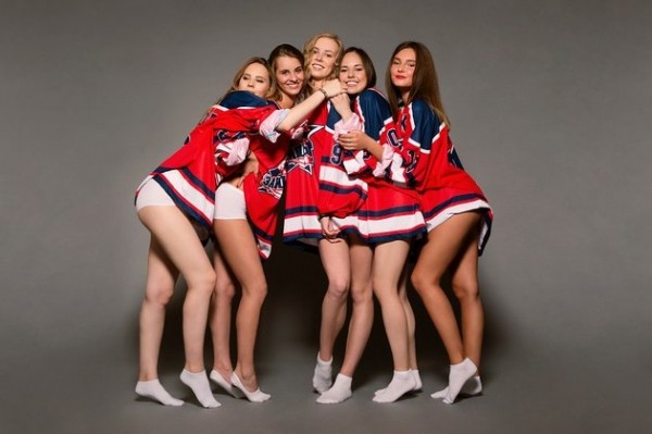 Мисс МСХЛ и остальные участницы конкурса перед объективом MHealth.ru