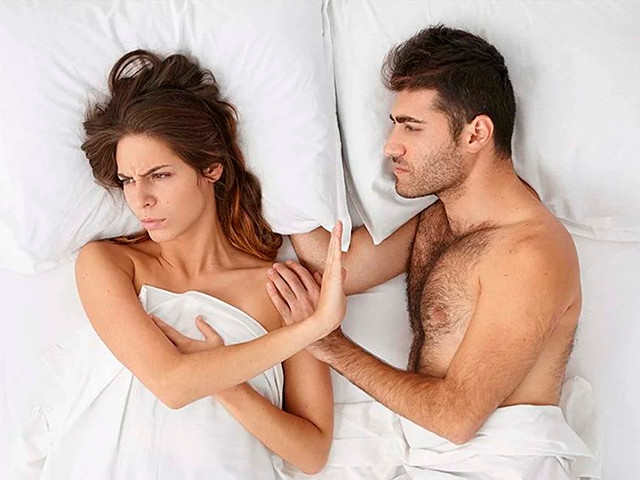 Мужчина и женщина в постели 
