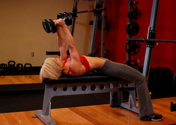 Французский жим лежа с гантелями Французский жим лежа с гантелями