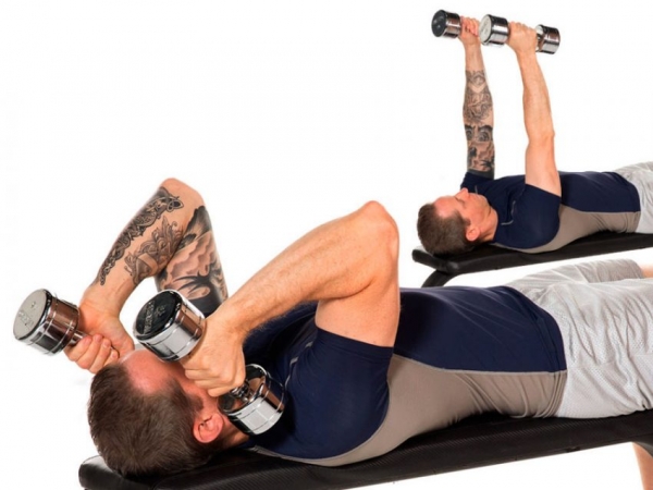 Французский жим лежа с гантелями Французский жим лежа с гантелями